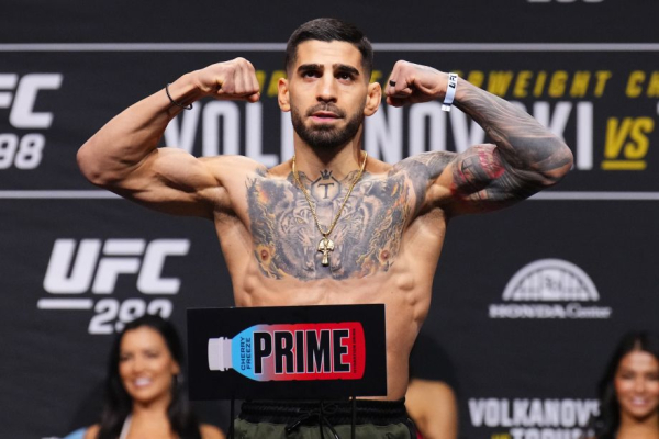 Илия Топурия, карьера в UFC, двойной чемпион, статистика, рекорд, список соперников, Пэдди Пимблетт, Ислам Махачев, Арман Царукян