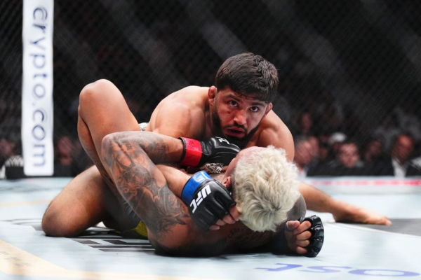 Арман Царукян: статистика боев, победы и поражения, рекорд в UFC, вес, рост, размах рук