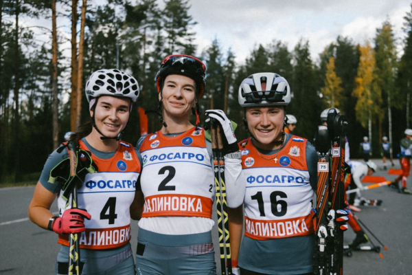 Большунов проиграл на финише Семикову в масс-старте на летнем чемпионате России по лыжным гонкам (лыжероллеры) — 2025